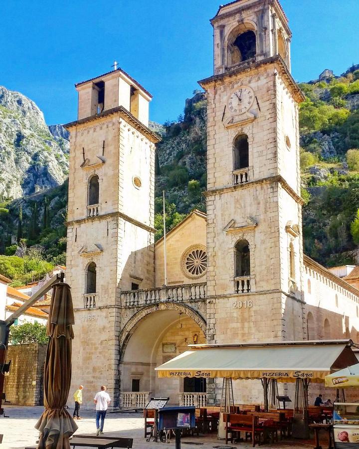 Old Town Kotor Square Apartment ภายนอก รูปภาพ