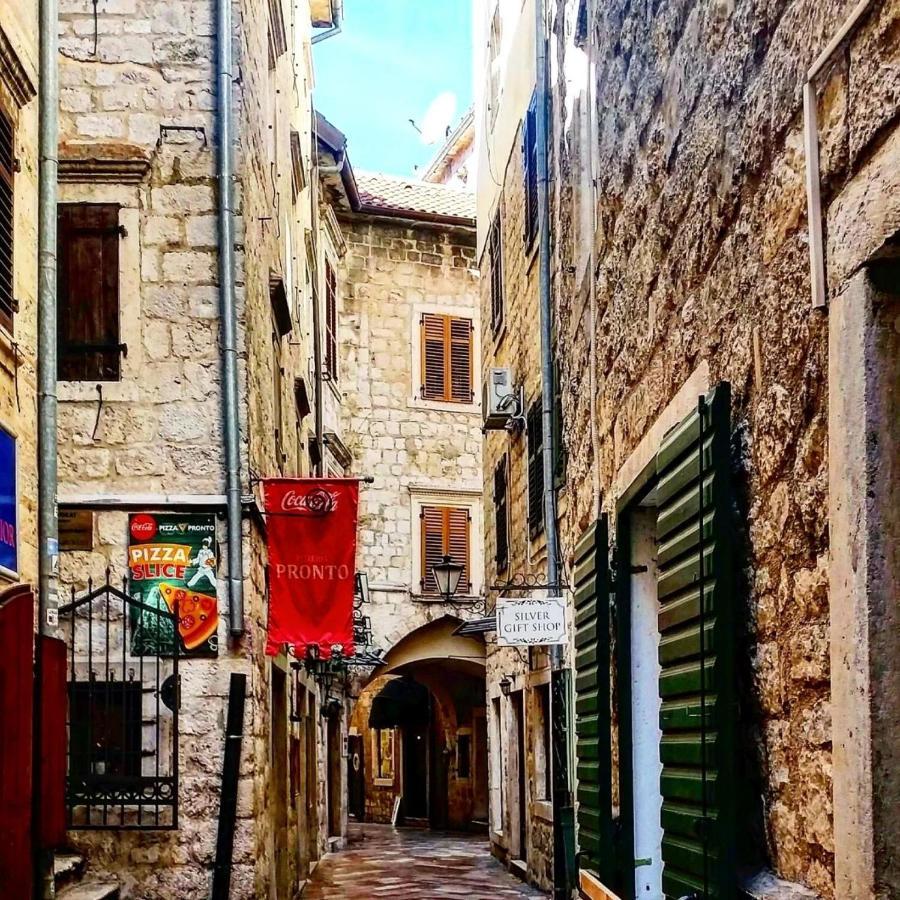 Old Town Kotor Square Apartment ภายนอก รูปภาพ