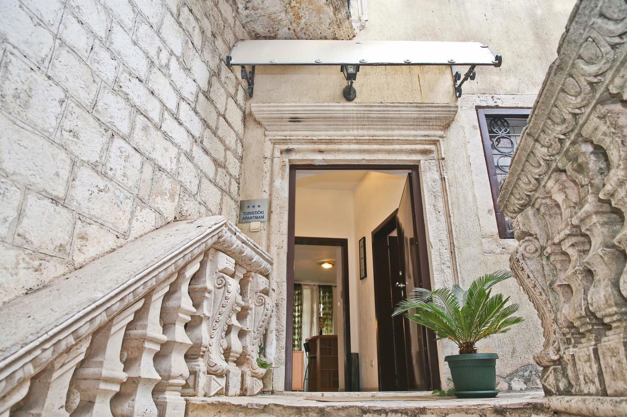 Old Town Kotor Square Apartment ภายนอก รูปภาพ